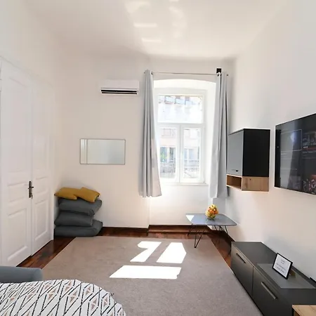 Tyson Apartman * Риека